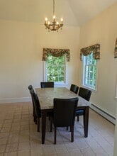 134 Mountain Rd in Princeton, MA - Foto de edificio - Building Photo