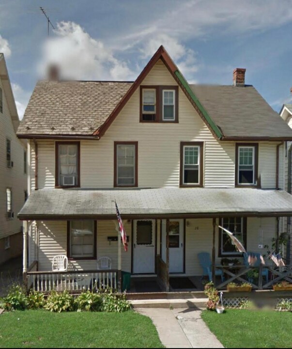 80 Pennsylvania Ave in Coatesville, PA - Building Photo