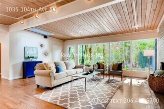 1035 104th Ave SE in Bellevue, WA - Building Photo - Building Photo