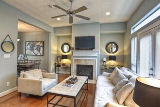 1315 Birdsall St in Houston, TX - Building Photo - Building Photo