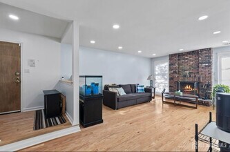 284 Willowbrook Dr, Unit 284 Willowbrook Dr in North Brunswick, NJ - Building Photo - Building Photo