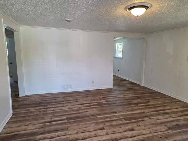 1129 Woodward Ave in Perkinston, MS - Building Photo - Building Photo