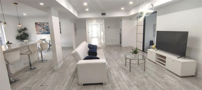 420 NE 90th St in El Portal, FL - Building Photo - Building Photo