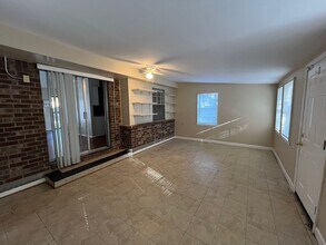 171 Greenbriar Ct in Savannah, GA - Building Photo - Building Photo