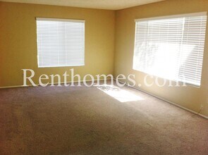 10946 Decatur Rd in San Diego, CA - Building Photo - Building Photo