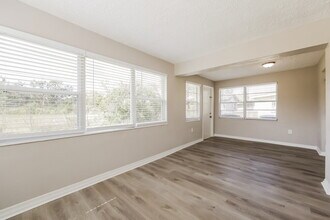 1412 Brookhill Dr in Ft. Myers, FL - Foto de edificio - Building Photo