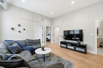 6044 N Winthrop Ave in Chicago, IL - Building Photo - Building Photo