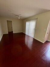 16522 Hillview Cir, Unit B in Huntington Beach, CA - Building Photo - Building Photo