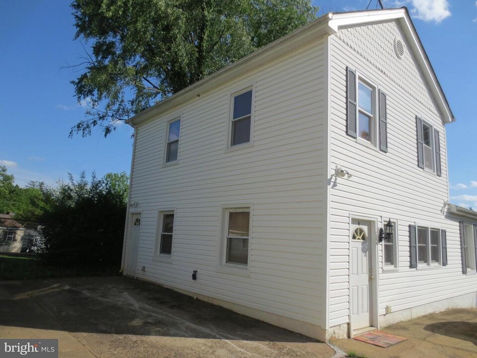 486 Falmouth St in Warrenton, VA - Building Photo