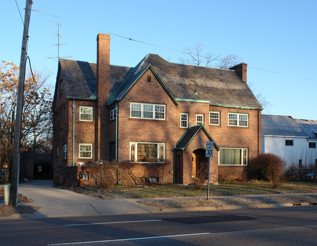 314 W Fifth St in Flint, MI - Foto de edificio - Building Photo