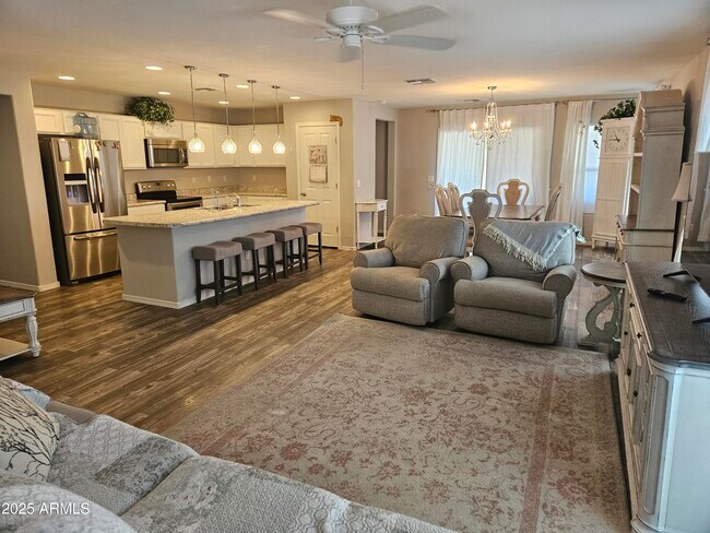 property at 40872 W Portis Dr