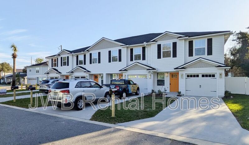 207 11th St S in Jacksonville Beach, FL - Building Photo