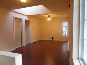 7061 16th Ave SW in Seattle, WA - Building Photo - Building Photo