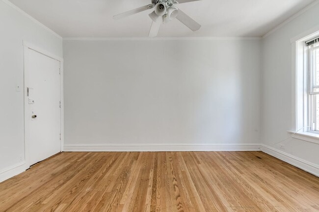 property at 658 W Oakdale Ave