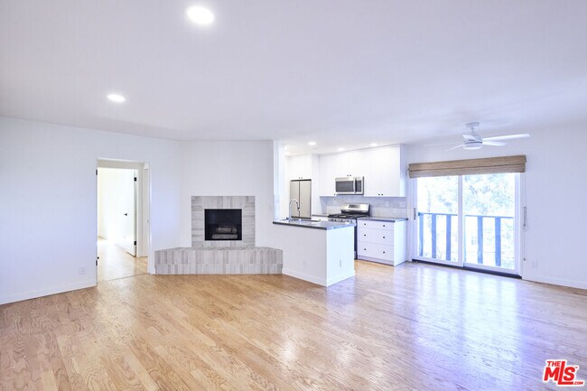 302 Ashland Ave in Santa Monica, CA - Building Photo - Building Photo