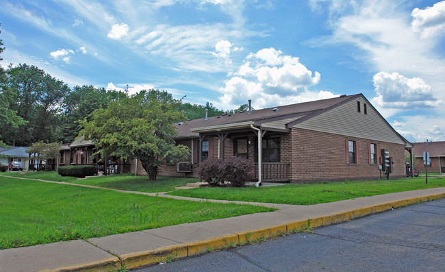 Greenwood Village Apartments in New Lebanon, OH - Building Photo - Building Photo