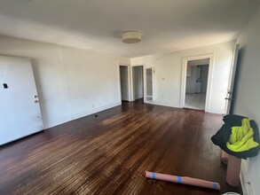 640 S Mott St in Los Angeles, CA - Building Photo - Building Photo
