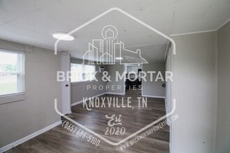 657 E Lincoln Rd in Alcoa, TN - Building Photo - Building Photo