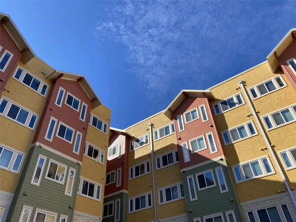 111 Ames Ave in San Antonio, TX - Building Photo