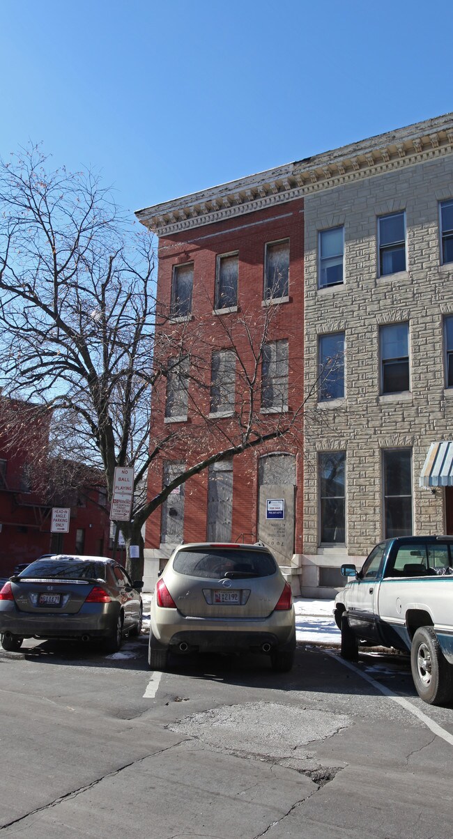 700 N Carrollton Ave in Baltimore, MD - Foto de edificio - Building Photo