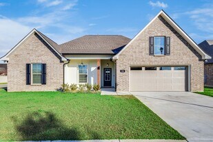 104 Claystone Rd in Youngsville, LA - Building Photo