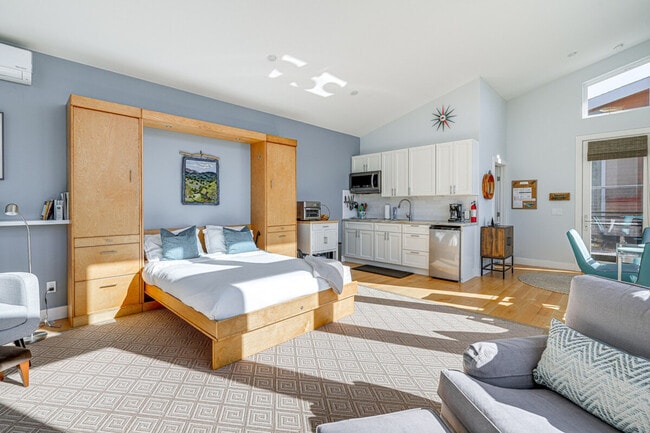 157 Ave Portola in El Granada, CA - Building Photo - Building Photo