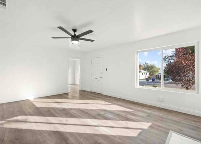 1528 W Cortland Ave in Fresno, CA - Building Photo - Building Photo