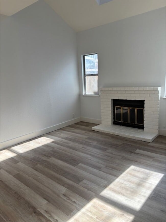 3893 Vine St in Pleasanton, CA - Building Photo - Building Photo