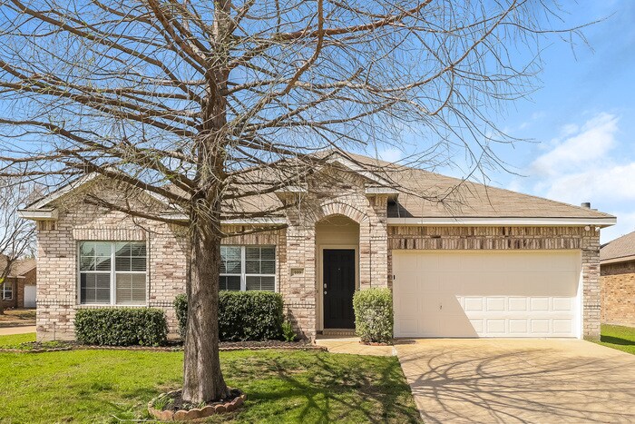 109 Jennie Marie Cir in Ferris, TX - Building Photo
