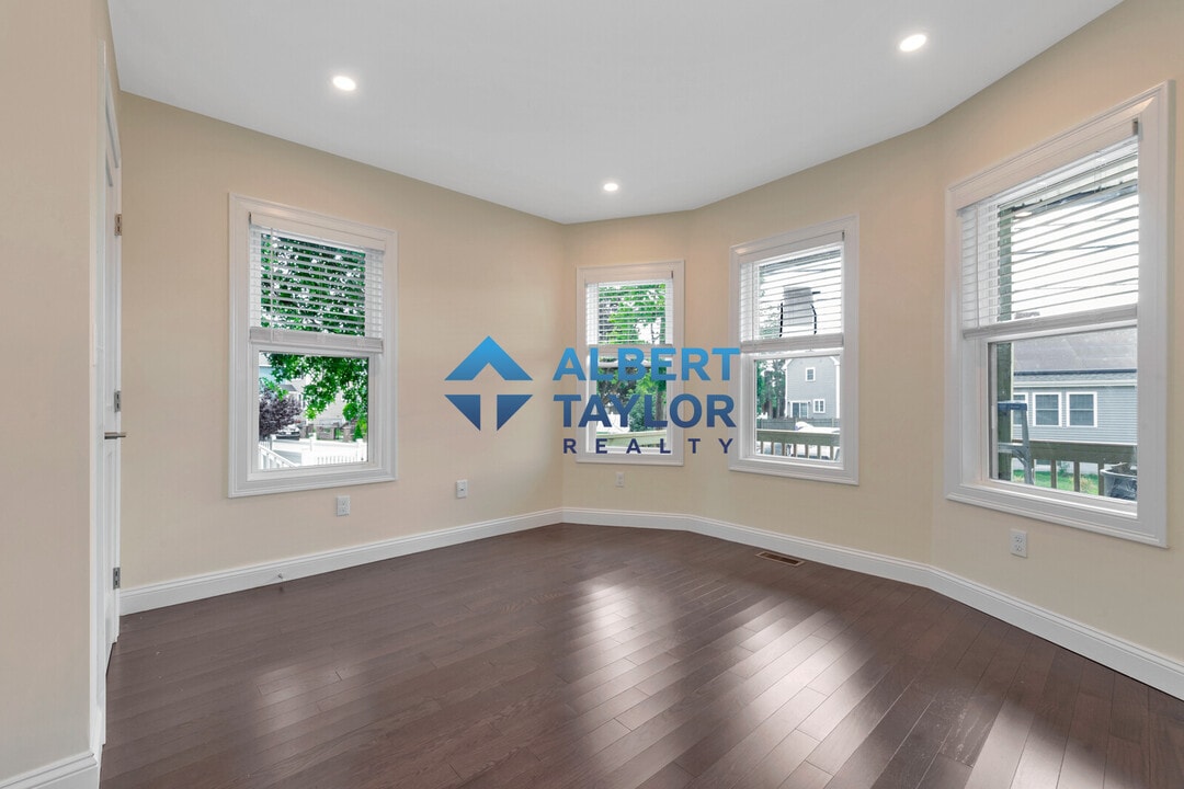 161 4th St, Unit 161 in Medford, MA - Foto de edificio