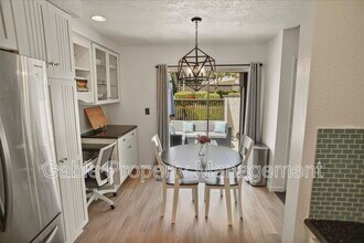 24725 Sand Wedge Ln in Santa Clarita, CA - Foto de edificio - Building Photo