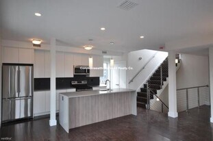 659 Massachusetts Ave in Boston, MA - Building Photo