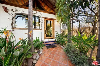 20333 Reigate Rd in Topanga, CA - Building Photo - Building Photo