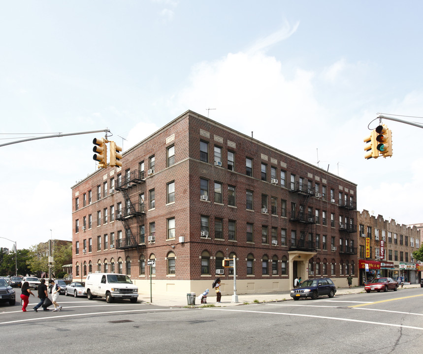 8420 20th Ave in Brooklyn, NY - Foto de edificio