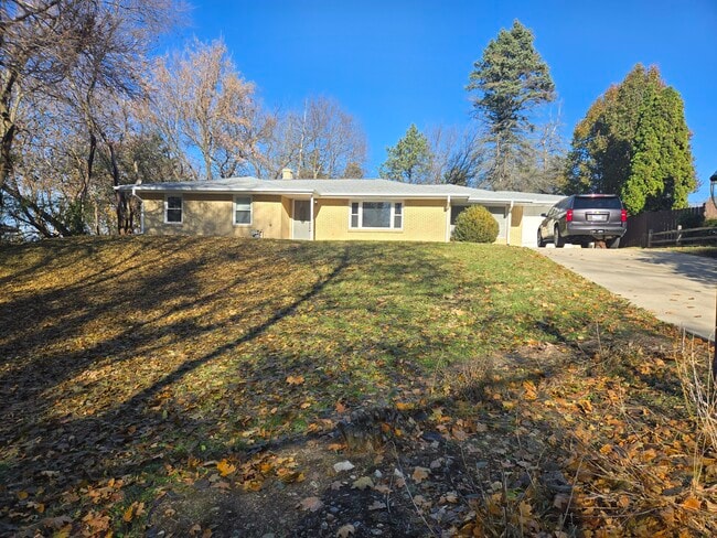 property at 2728 Edgewood Dr