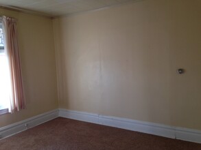 221 Jucunda St in Pittsburgh, PA - Building Photo - Building Photo