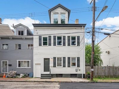 property at 1124 Voskamp St