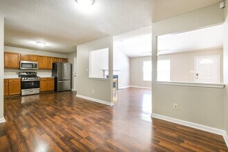 142 Old Hampton Way in Hampton, GA - Building Photo - Building Photo