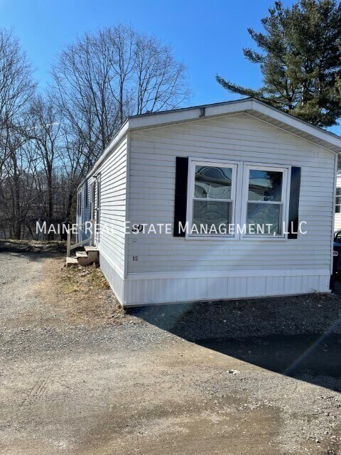 715 College Ave in Old Town, ME - Building Photo