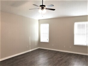 1406 Siskin Dr in Cordova, TN - Building Photo - Building Photo
