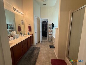 2001 Hearthstone Dr in San Marcos, TX - Building Photo - Building Photo