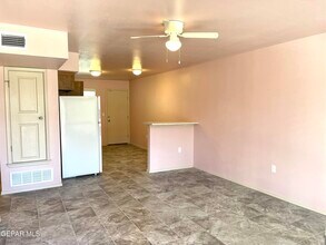 445 Gallagher St in El Paso, TX - Building Photo - Building Photo