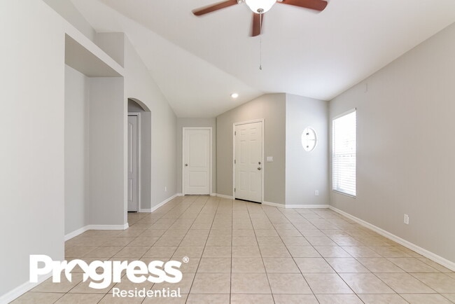 18123 Lembrecht Way in Tampa, FL - Building Photo - Building Photo