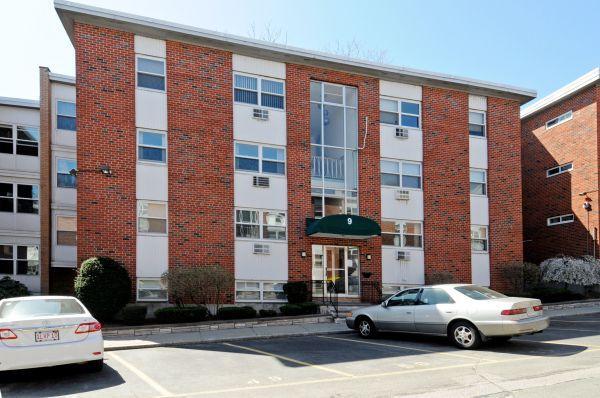 9 Commonwealth Ct, Unit 13 in Boston, MA - Building Photo