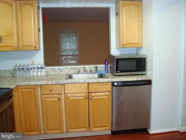 18924 Birdseye Dr in Germantown, MD - Building Photo - Building Photo