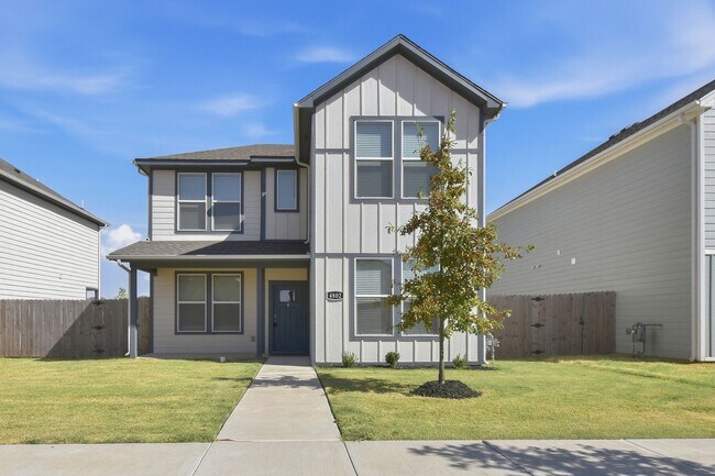 property at 4802 W Planetree St