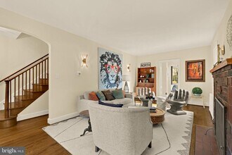 6403 40th Ave in University Park, MD - Building Photo - Building Photo