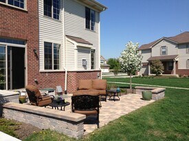 2766 Blakely Ln in Naperville, IL - Building Photo