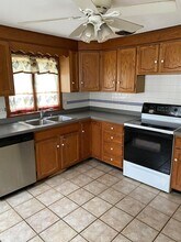 1412 Wilbraham Rd in Springfield, MA - Foto de edificio - Building Photo