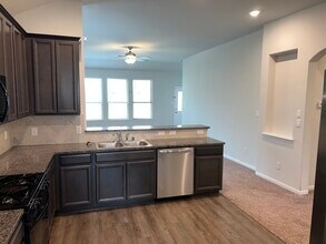 20025 Wade Hampton Dr in Cleveland, TX - Building Photo - Building Photo